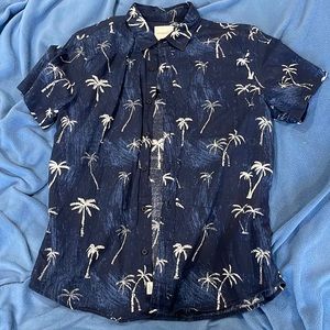 Large American Eagle button down Shirt